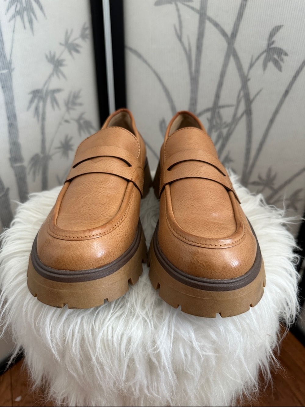 Steve Madden Tan Leather Penny Loafers with Moc Toe Stitching - Picture 4 of 12